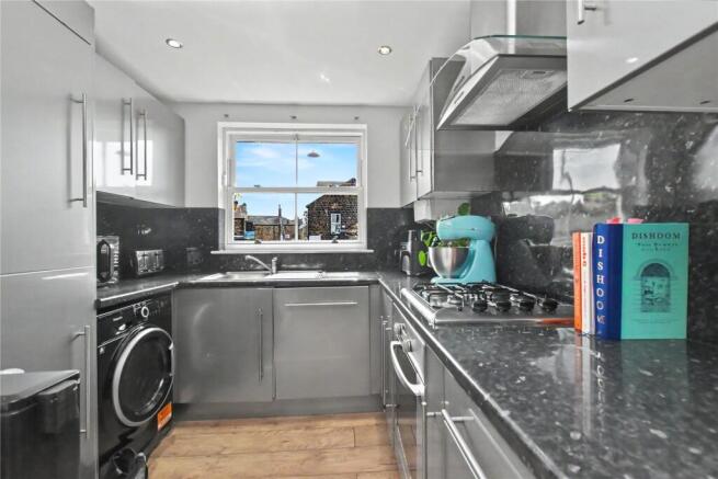 2 bed Apartment for sale Image 5