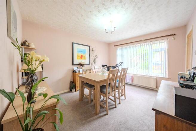 3 bed Semi-Detached for sale Image 4
