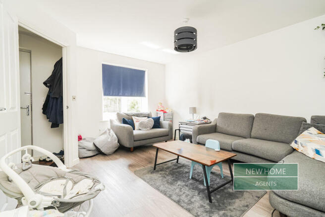 3 bed Semi-Detached for sale Image 2
