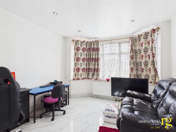 CAM02900G0-PR0336-STILL002.jpg