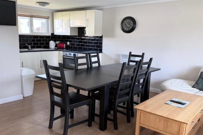 Kitchen/Dining Area