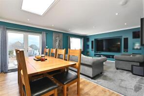 2 Fearn, Glyne Drive, Bexhill-on-sea TN40 2PW