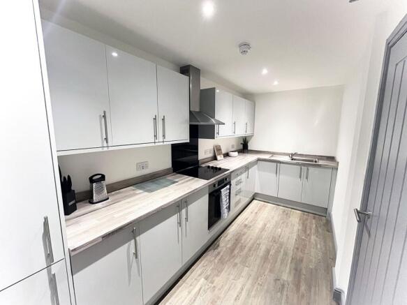 1 bed Flat Share to rent Image 7