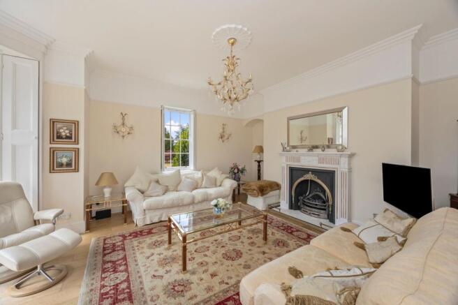 Living / drawing room