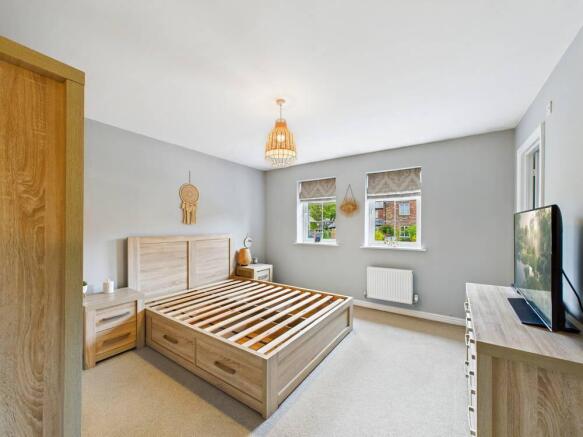 4 bed Detached for sale Image 6