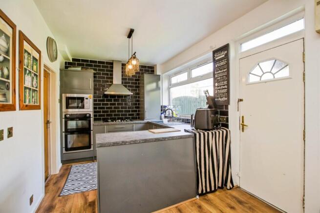 3 bed Terraced for sale Image 12