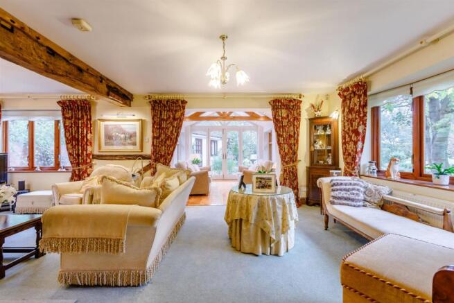 8482061-interior01.jpg