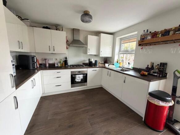 3 bed Semi-Detached for sale Image 4