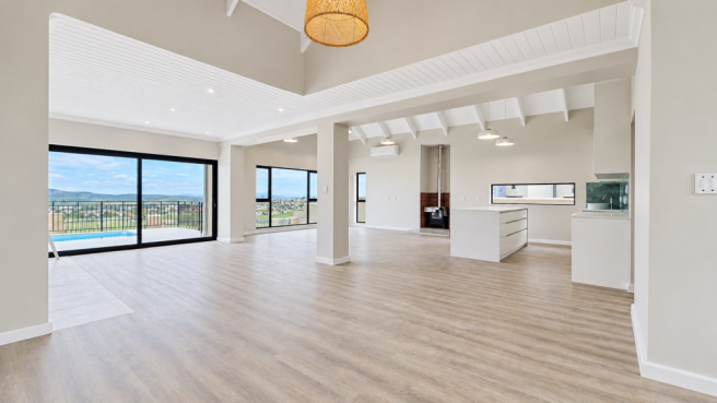 OPEN PLAN LIVING AREA