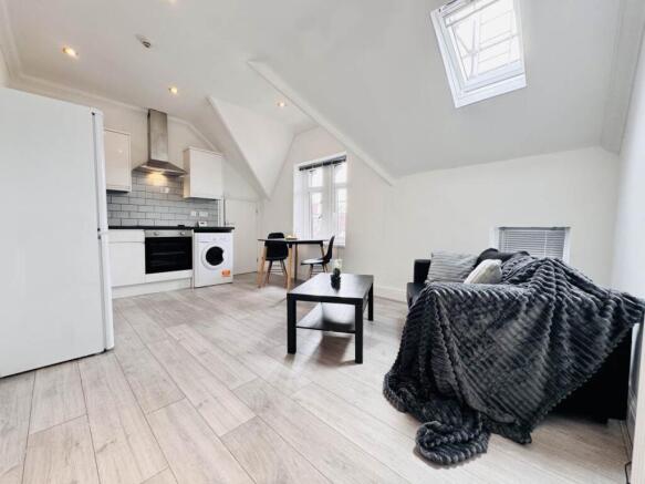 Lounge / Kitchen