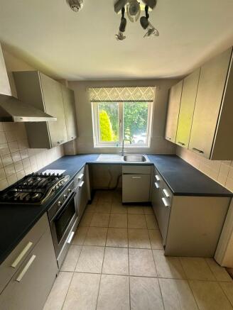 2 bed Apartment for sale Image 4