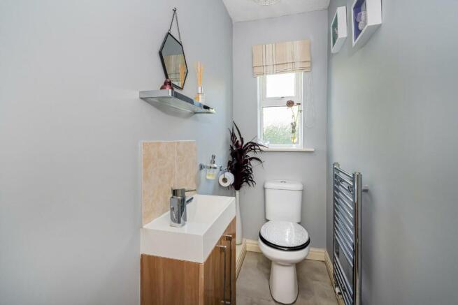 DOWNSTAIRS TOILET .jpg