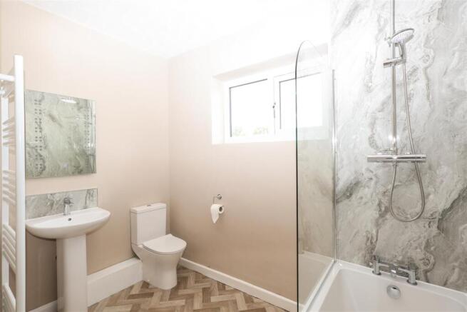 2 bed Detached Bungalow for sale Image 4