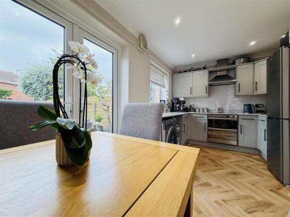 3 bed Semi-Detached for sale Image 7