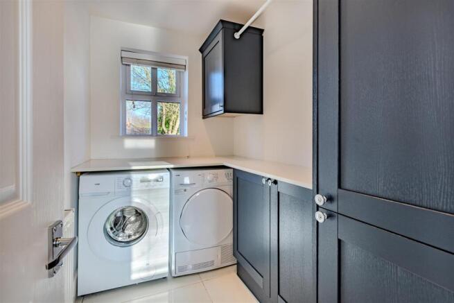 4 bed Detached for sale Image 6