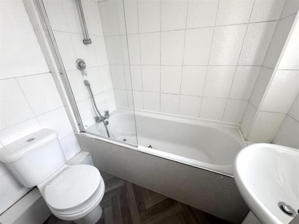 2 bed Terraced to rent Image 8
