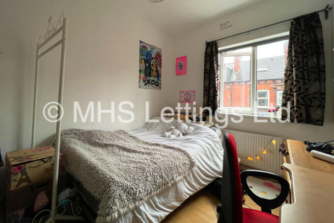 5 bed Terraced to rent Image 6