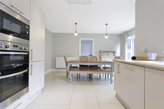 4 bed Detached for sale Image 7