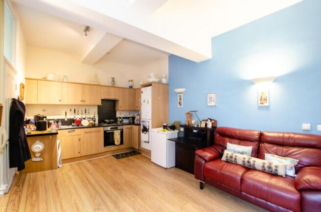 3 OLD MANOR HOUSE TPS Bodmin 01208 74182-3