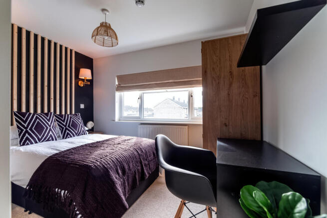 Room 5 - Ensuite