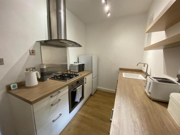 KITCHEN 1.jpg