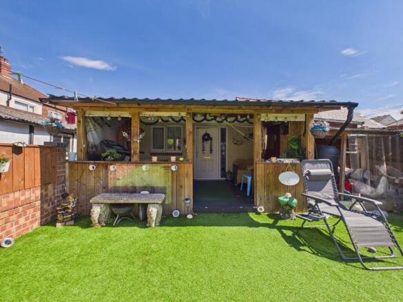 3 bed Semi-Detached for sale Image 6