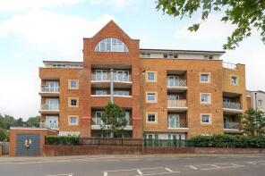 5, Tanner House, Flambard Way, Godalming GU7 1FJ