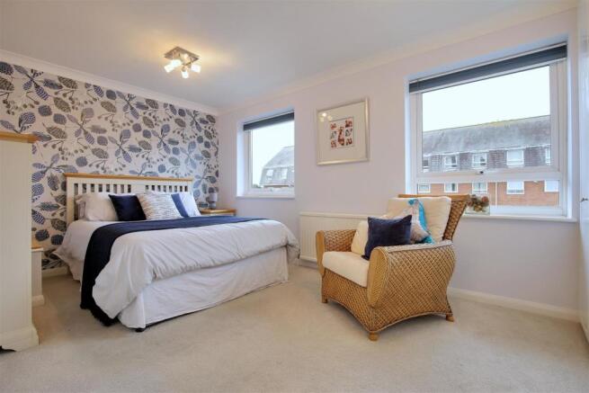 Bed 1.jpg