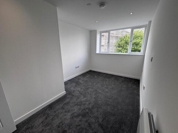 2 bed Apartment to rent Image 5
