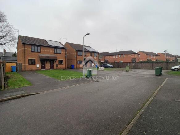 2 bed Semi-Detached for sale Image 11