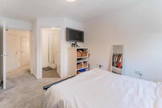 2 bed Apartment for sale Image 10