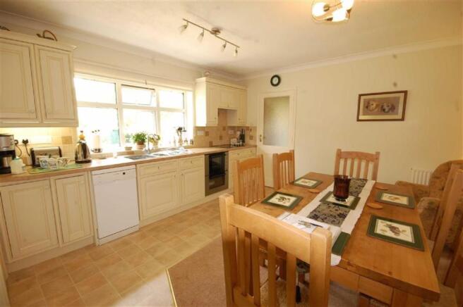 Kitchen / Dining Roo