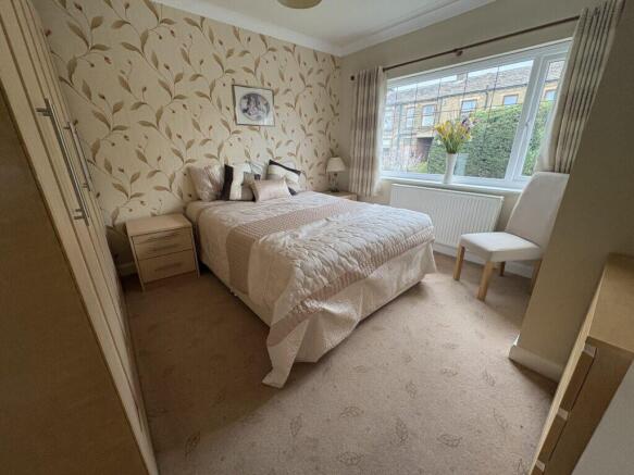 3 bed Semi-Detached for sale Image 7