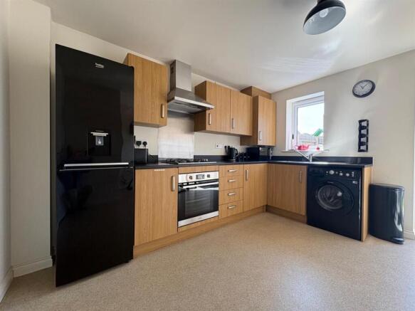 2 bed Semi-Detached for sale Image 4