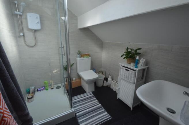 3 bed Semi-Detached to rent Image 12