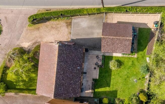 1440px1 Oaklands-...