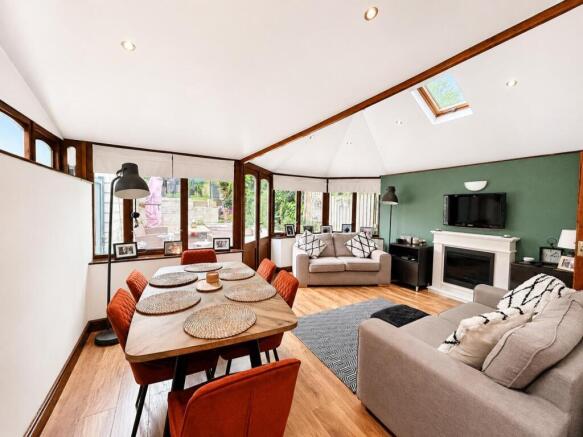 Conservatory / Dining