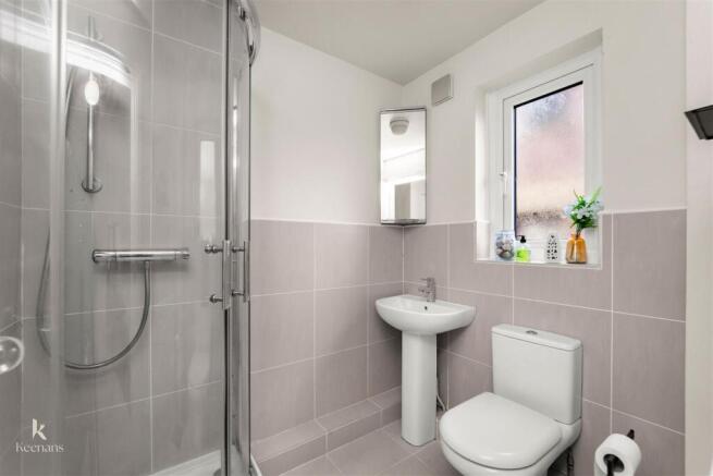 5 bed Semi-Detached for sale Image 12