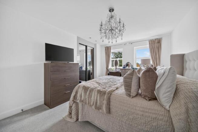 4 bed Detached for sale Image 9