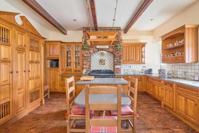 5 bed Character Property for sale Image 9