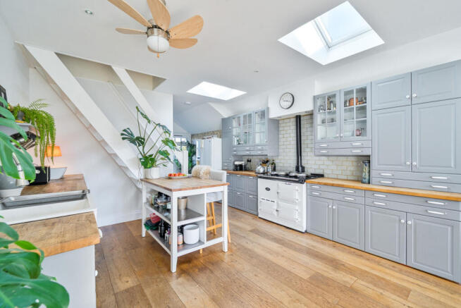 1425725-15-69b136...