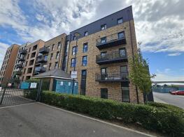 24, Riverside House, Thomas Blake Avenue, Southampton SO14 5BZ