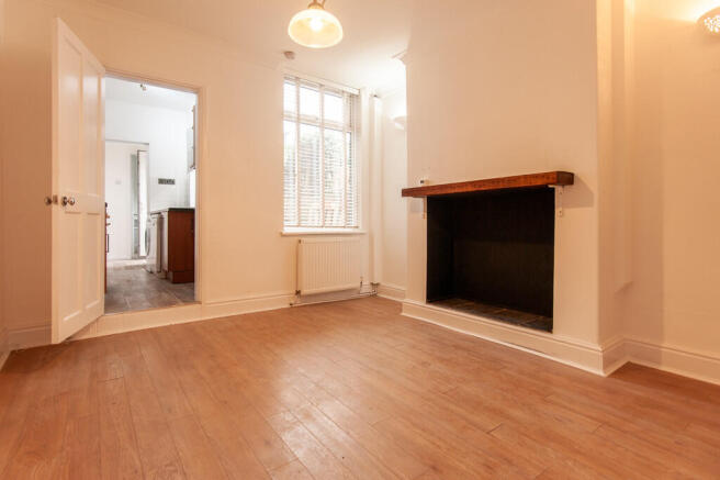 3 bed End of Terrace to rent Image 4