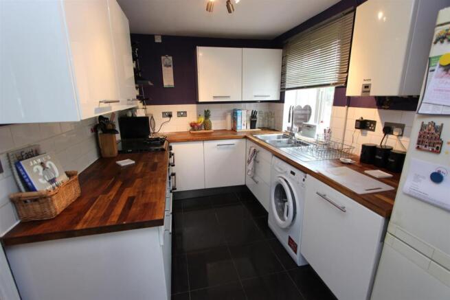 KITCHEN/BREAKFAST RO