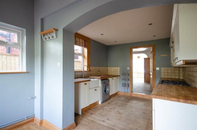 kitchen2.jpg