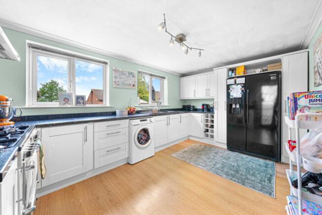 3 bed Semi-Detached for sale Image 5