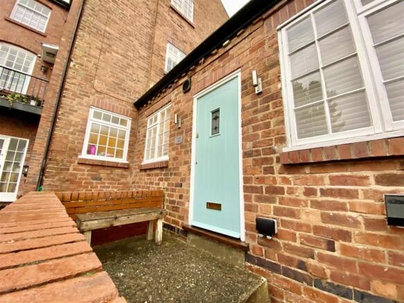 1 Park Flats, Park Alley