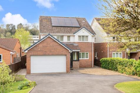 Impressive detached 4 bed family home set in a prominent position in the Swiss Valley in Clevedon