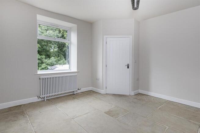 2 bed Terraced for sale Image 7