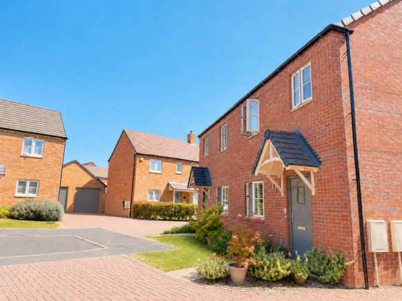 21 Park Road, Lutterworth (2).png